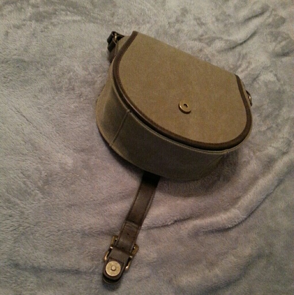 Wilson's Canvas Crossbody - Picture 2 of 10